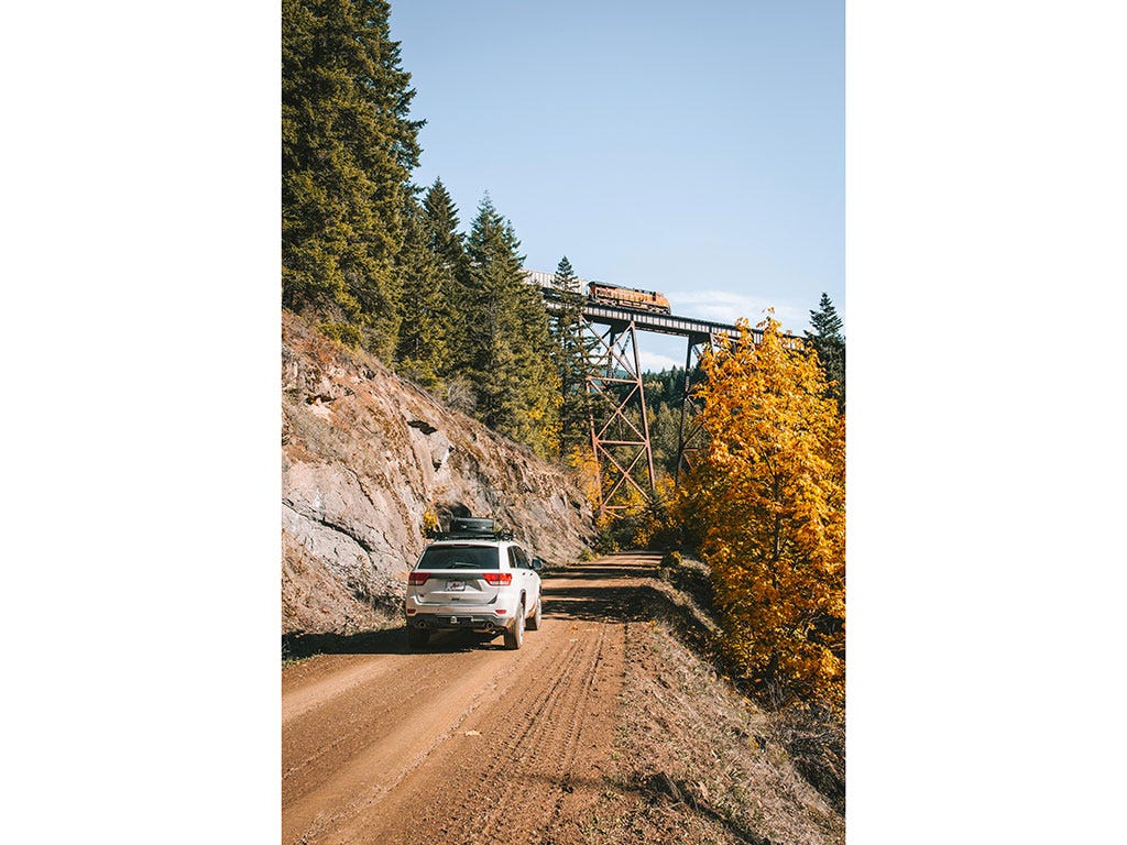 Jeep Grand Cherokee WK2 (2011-2021) Slimline II Roof Rack Kit - Image 8